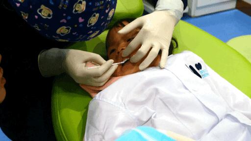 宝宝牙齿上黑点是蛀牙吗,宝宝牙齿有黑点怎么挽救