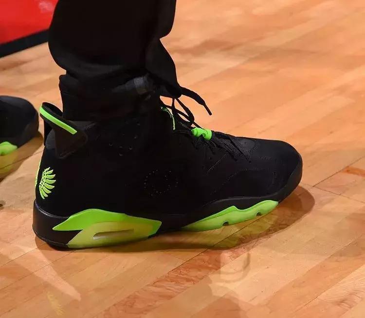 nba季后赛塔克上脚,nba今日上脚球鞋西蒙斯