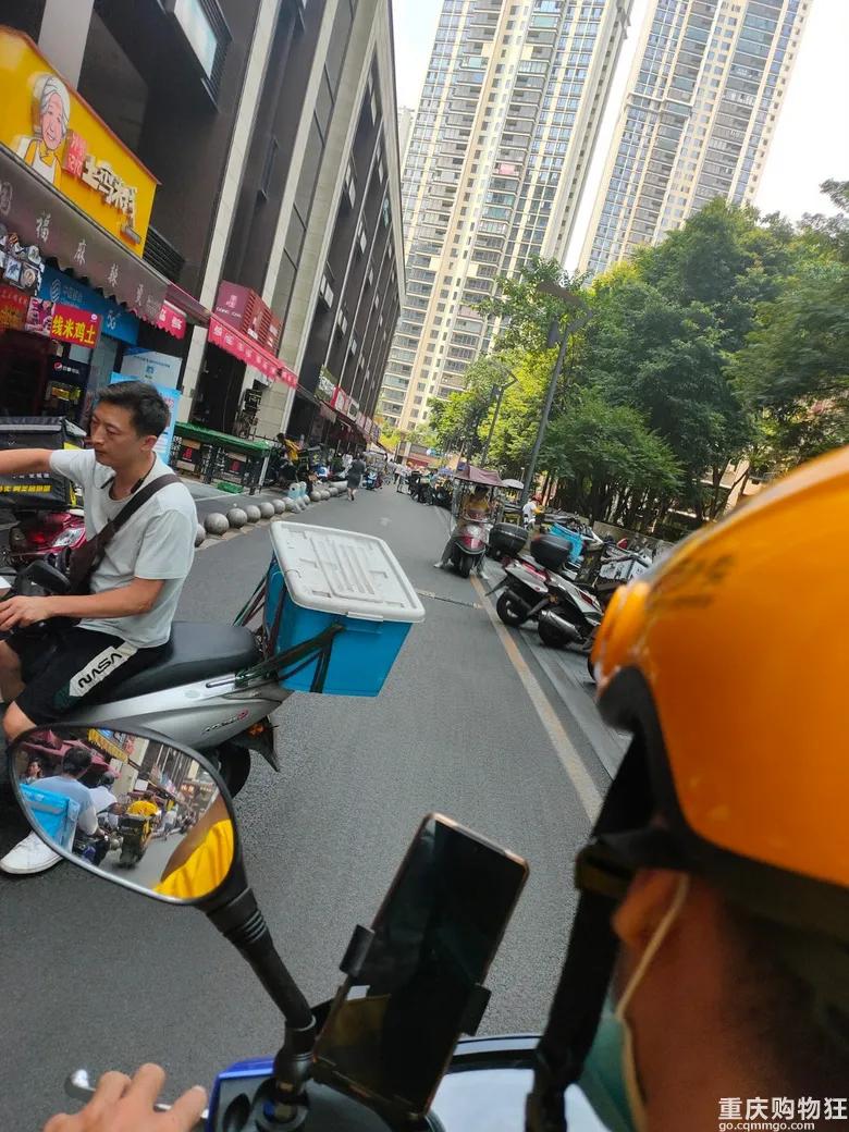 外卖小哥一天跑单13小时真实收入,月入过万外卖小哥工作多少个小时