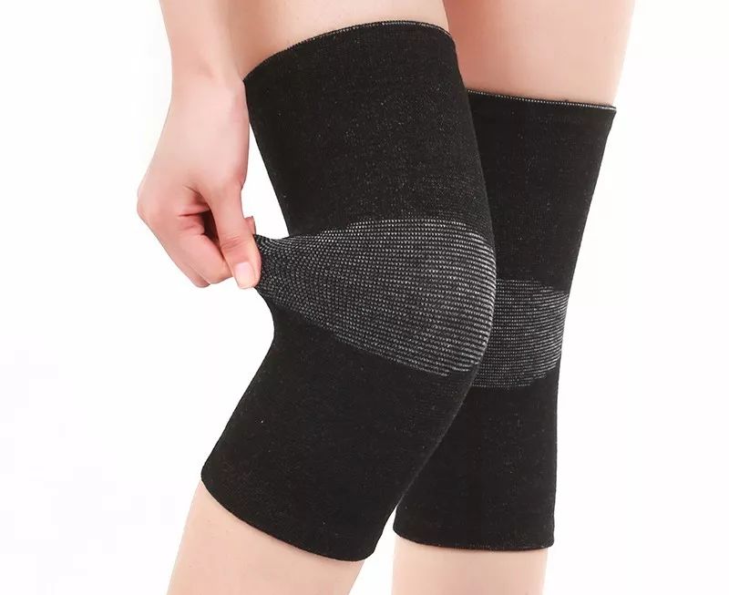 迪丽热巴尝试新造型身穿抹胸装,迪丽热巴身穿抹胸礼服