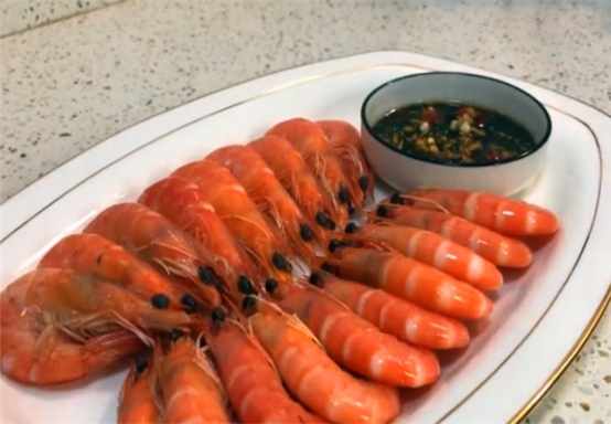 水煮大虾开水下锅还是冷水,水煮大虾是冷水下锅还是热水