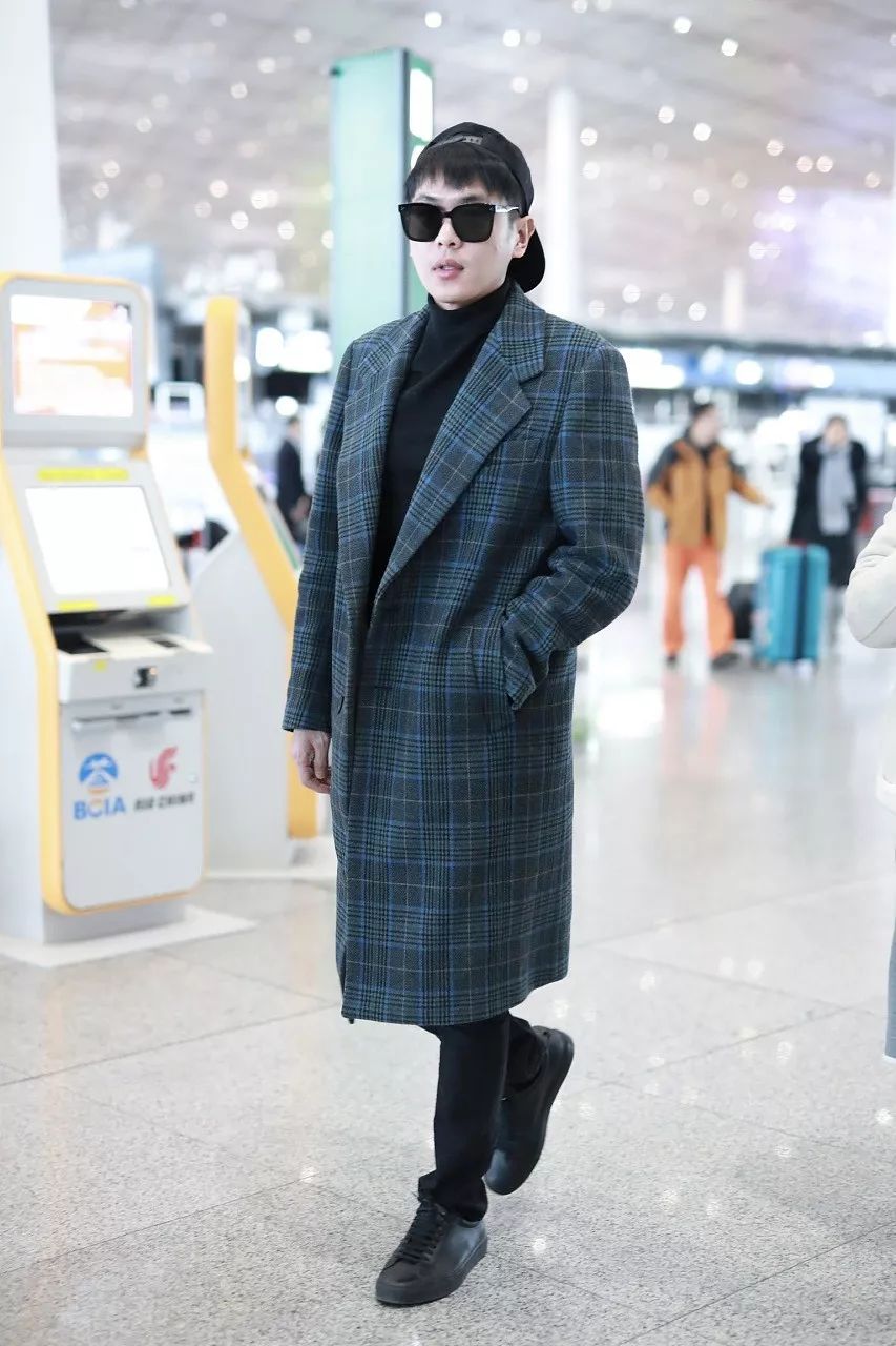 别再说每个男人衣柜里都需要一件风衣了!你们真的会搭配吗?