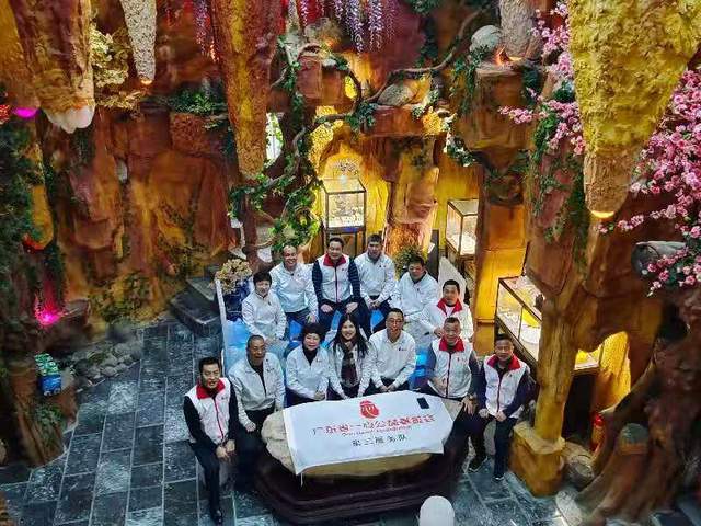 第三服务队,选取企业与服务队共同走访