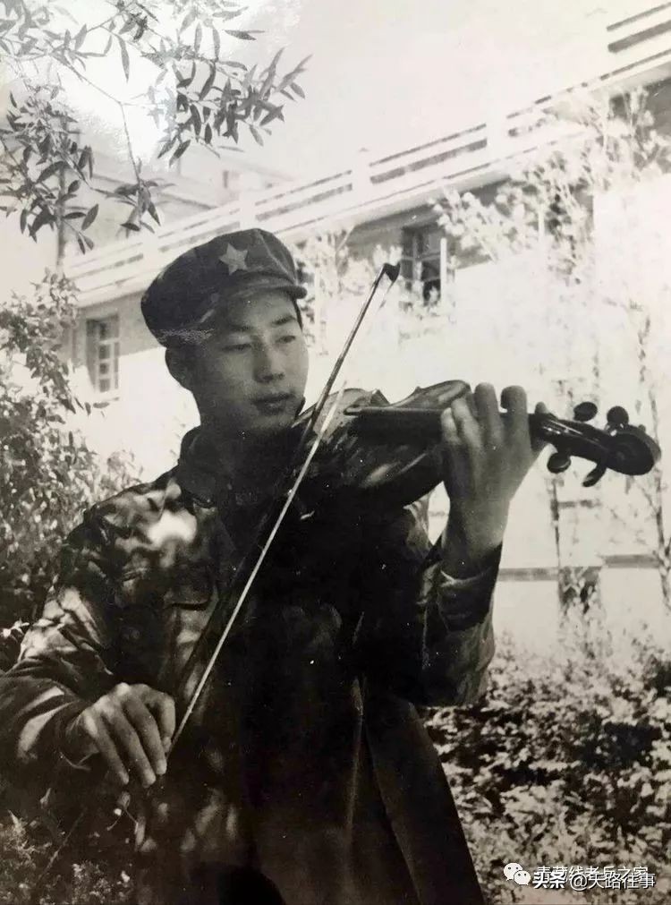 文艺兵跳芳华,文艺兵芳华话剧