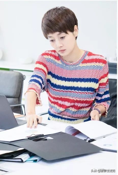 凯特王妃和梅根王妃哪个更大,凯特王妃梅根穿衣搭配