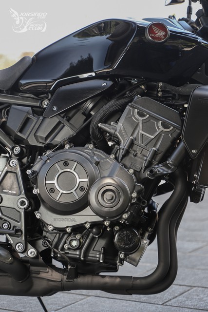 本田cbx1000摩托车试驾,试驾本田CB1000R