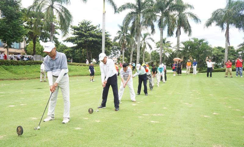 2020迎国庆庆中秋老年广场舞大赛,迎中秋庆国庆佳宁娜月饼杯