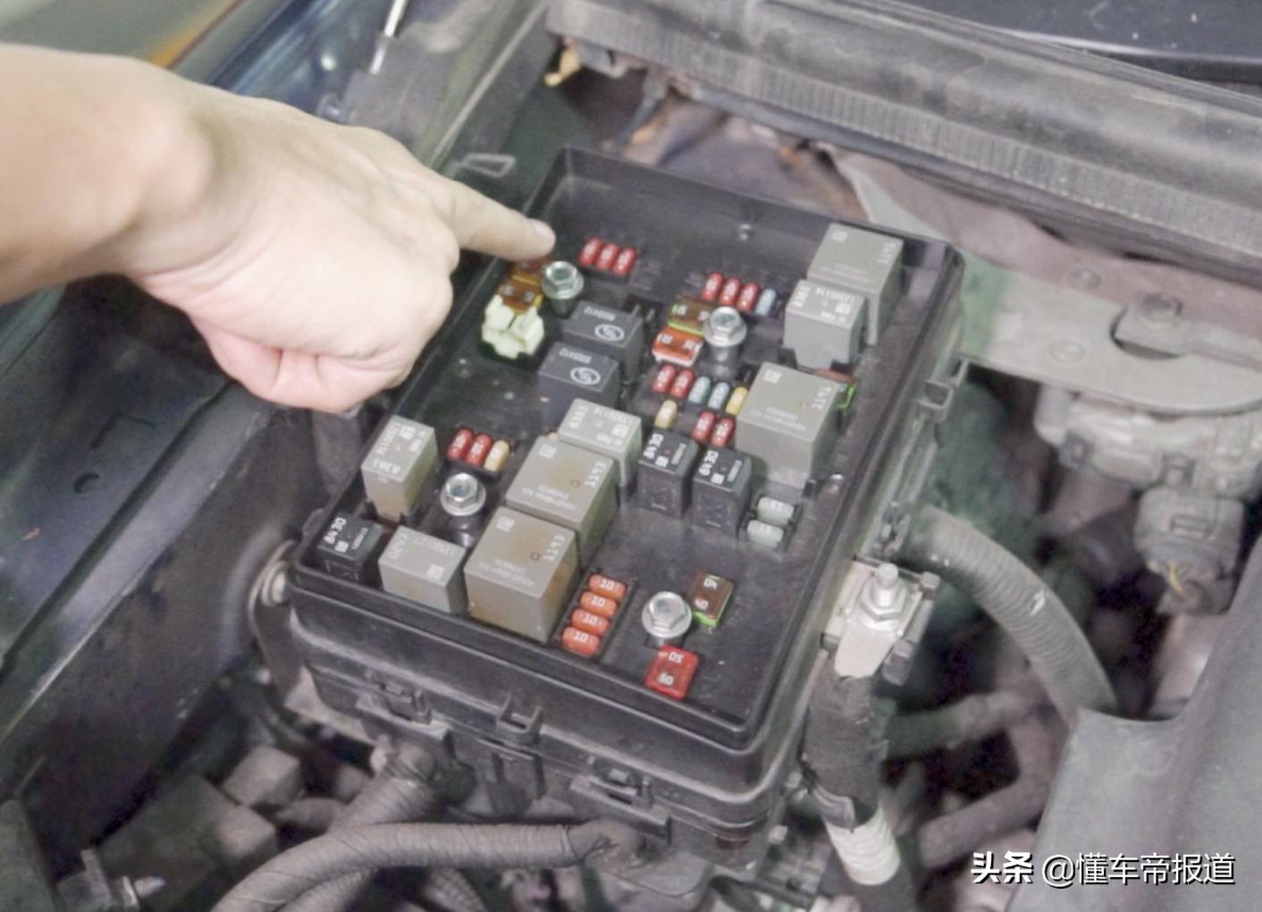 新手小白怎么才不会买到泡水车,二手车知识大讲堂泡水车