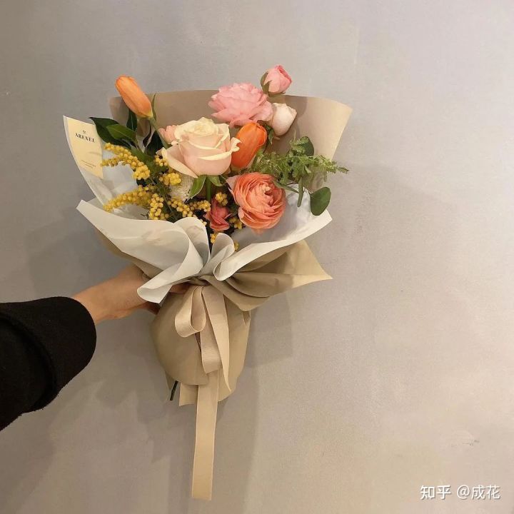 卖花包装纸选什么颜色,新手开花店怎么选择包装纸