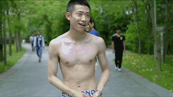 开心一刻gif搞笑动图,搞笑gif段子看起来能量满满