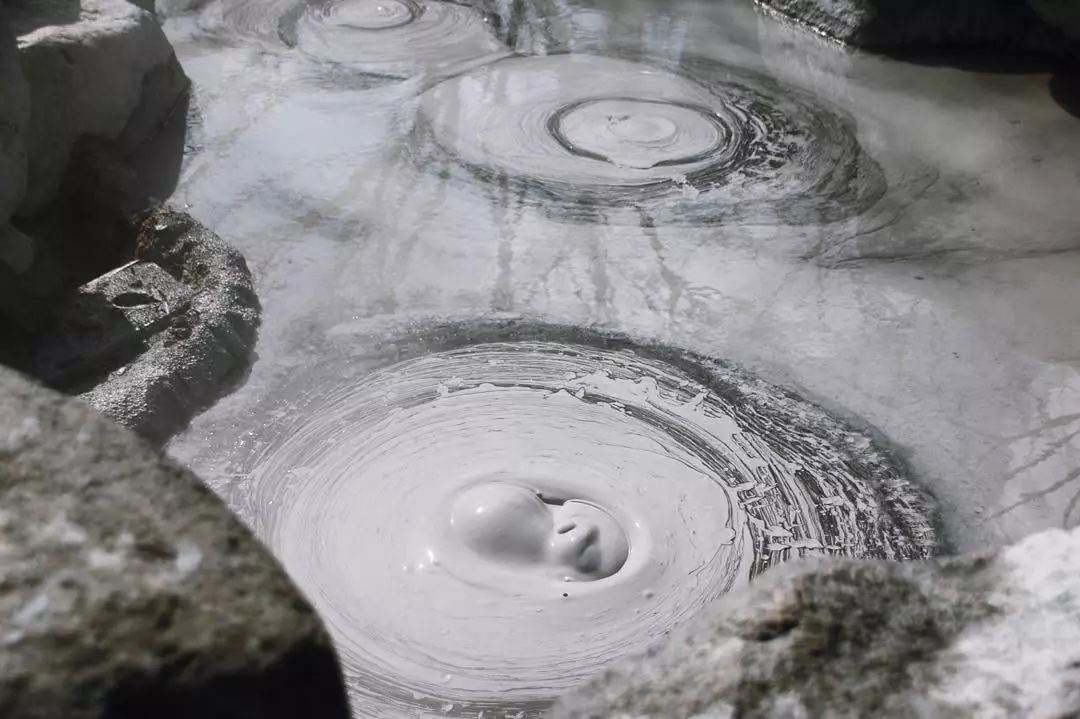 日本地狱谷温泉脏不脏,日本三大温泉之一有名的草津温泉