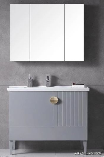 浴室柜选实木的还是塑钢的,pvc浴室柜可以防潮吗