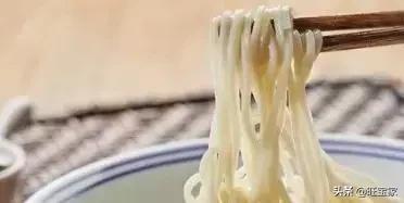 临产前吃这几种食物才有力气分娩,分娩时吃巧克力能有力气吗