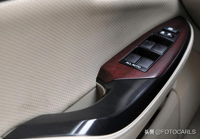 丰田皇冠4.3lv8,丰田皇冠12代4.3v8试驾