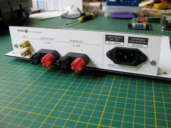 为书房DIY一台简易功放，机箱采用铝塑板自己制作，简约又好声