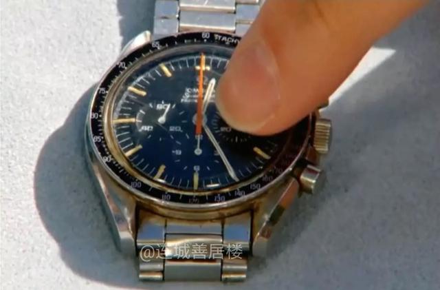 英国一位年轻人年轻时买了一个手表，现在28万卖掉