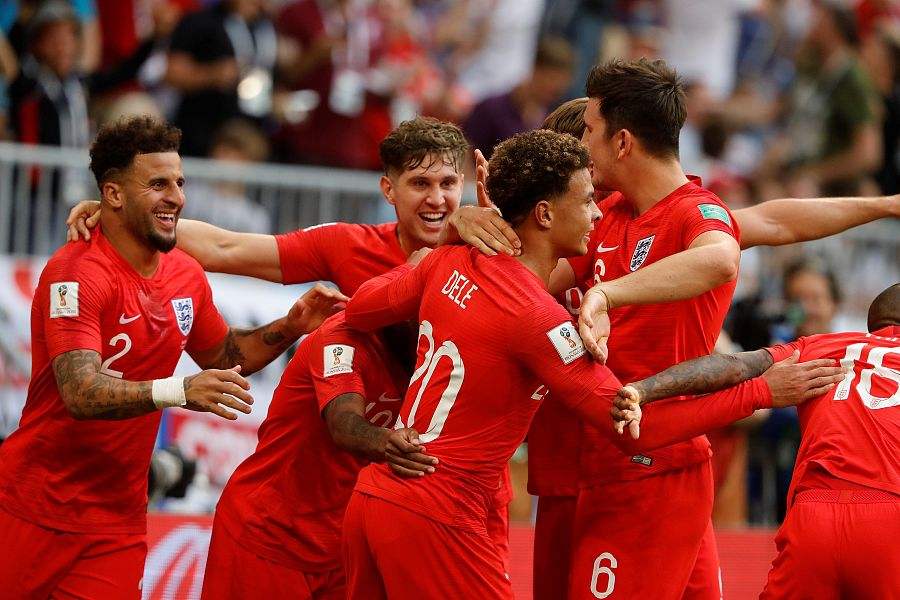 这两位对英格兰队贡献大？一点还得靠穆帅，最佳主帅低调造四星