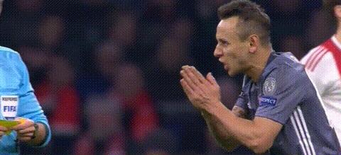 穆勒欧洲杯失单刀跪地,穆勒世界杯进球瞬间