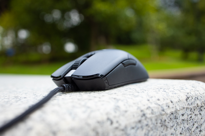 雷蛇razer毒蝰有线鼠标20000dpi,razer雷蛇鼠标三丽鸥测评