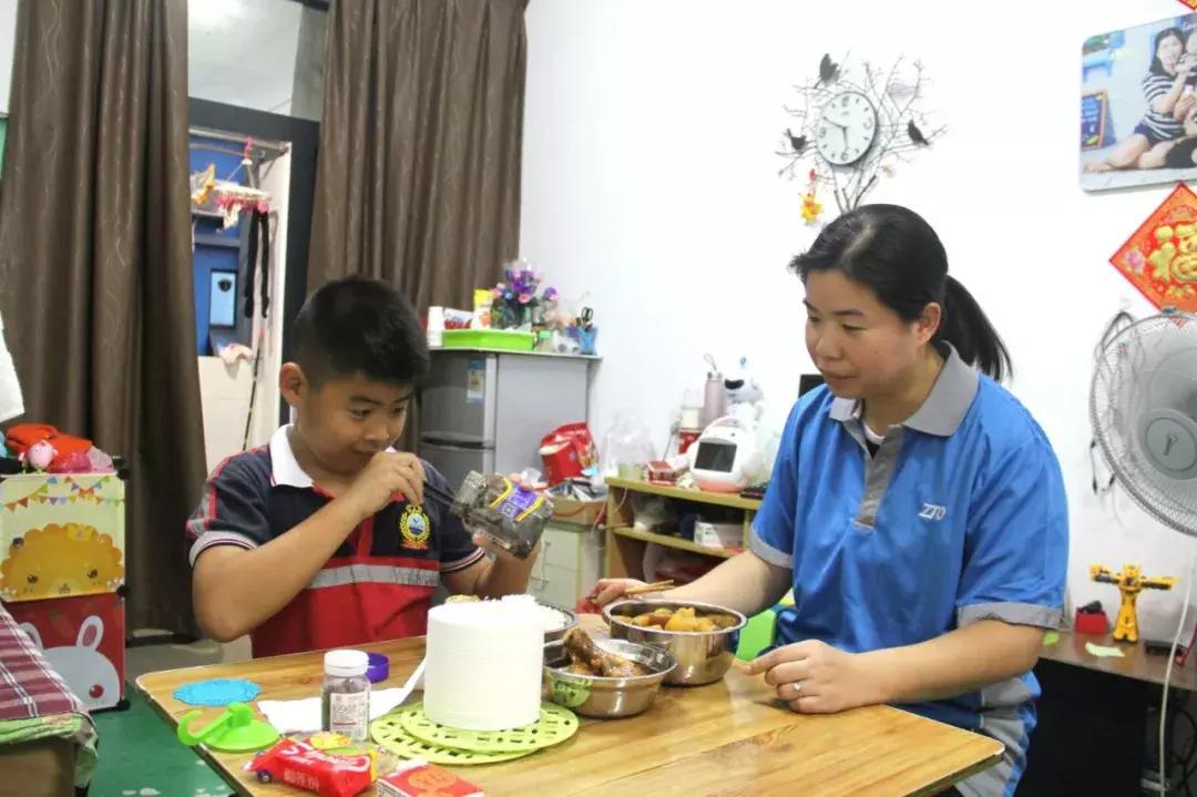 爸妈都在外面打工,父母都在上班怎么过