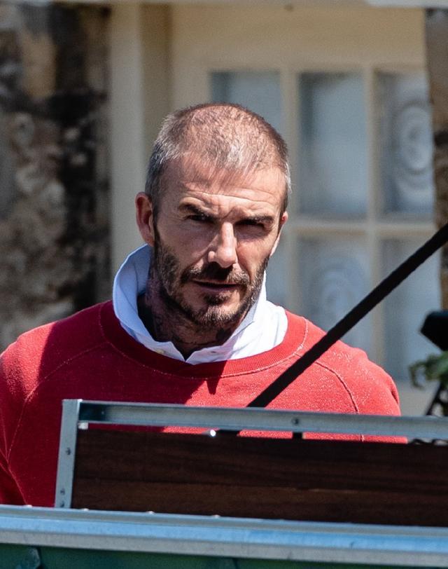 贝克汉姆哭泣的照片,贝克汉姆大哭视频