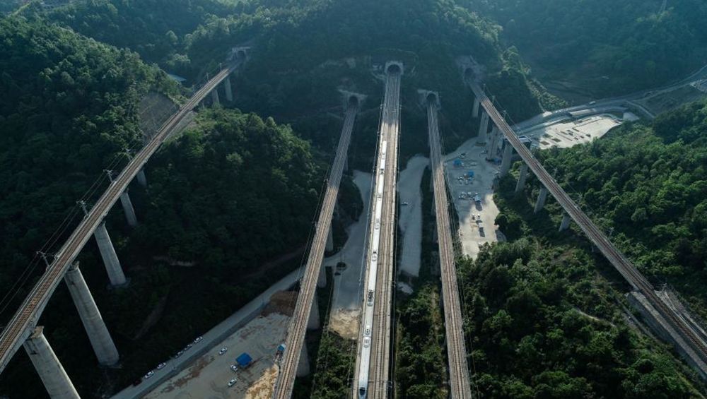 世界里程最长的高铁,中国运行里程最长的高铁列车