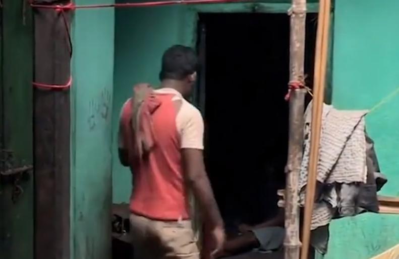 印度街头奇葩淘金人,印度贫民窟发家致富的人