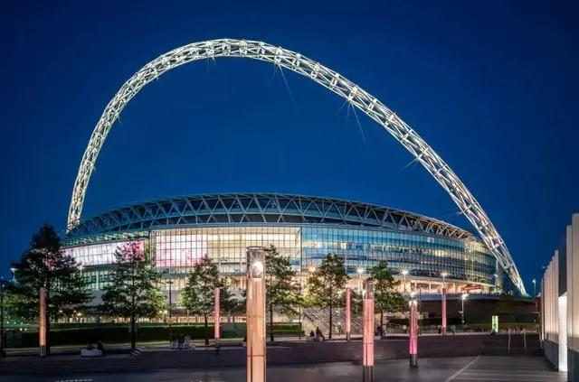 世界足球场的建造全过程,足球场穹顶结构