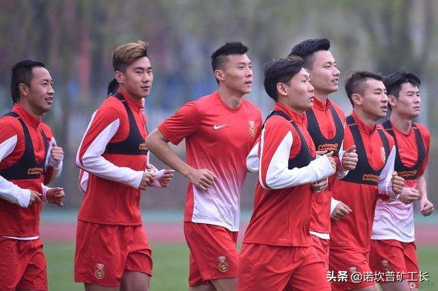 足球圈和娱乐圈哪个战斗力强,足球圈vs娱乐圈评论区骂战