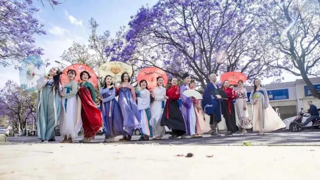 蓝花楹西昌航天北路公交车,蓝花楹卫星宾馆