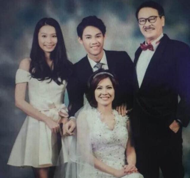 周星驰有没有发文纪念吴孟达,周星驰吴孟达泪奔瞬间