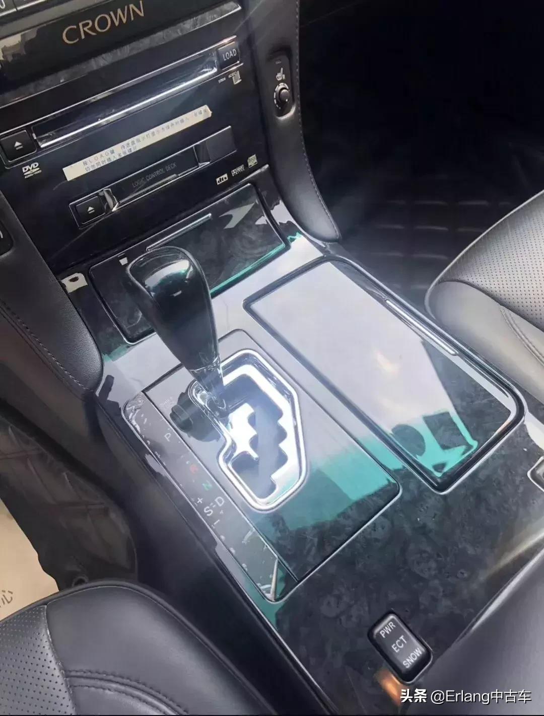 情怀皇冠最经典的12代,全新十六代丰田皇冠