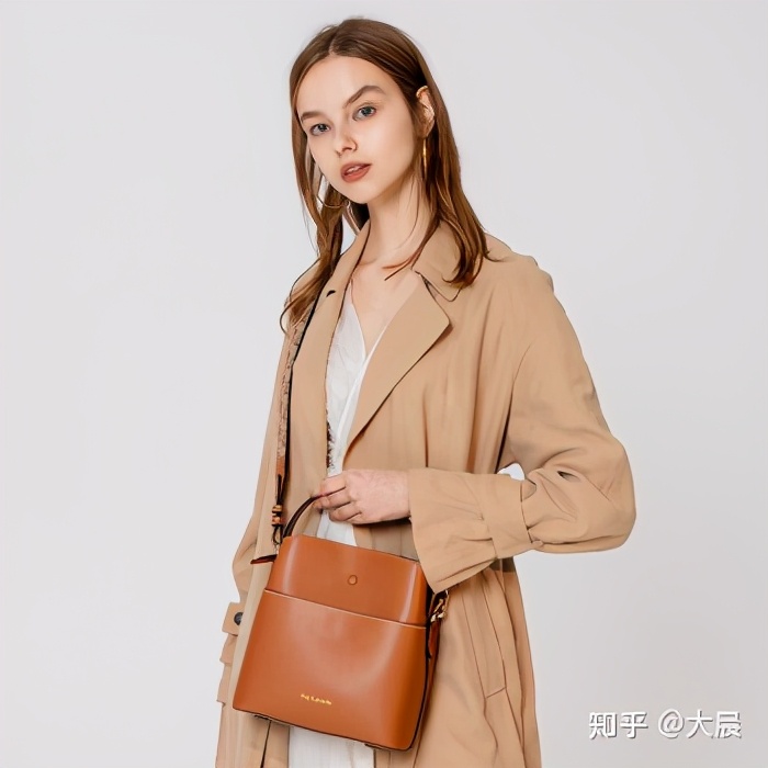 想给女朋友买个包推荐,给女朋友买什么样的包