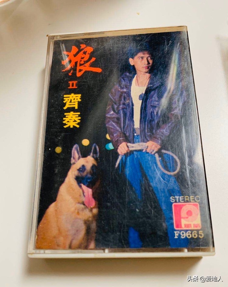 《三个太阳》变成《九个太阳》，《出没》还有一个“快乐”版