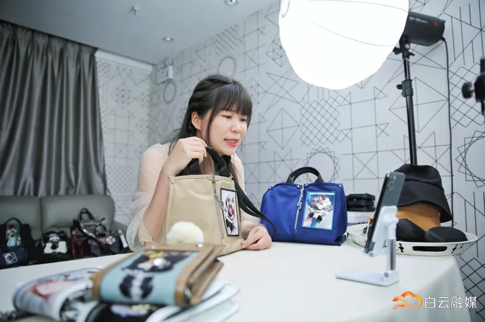 广州白云区购车优惠券,广州白云皮具城包包大清仓