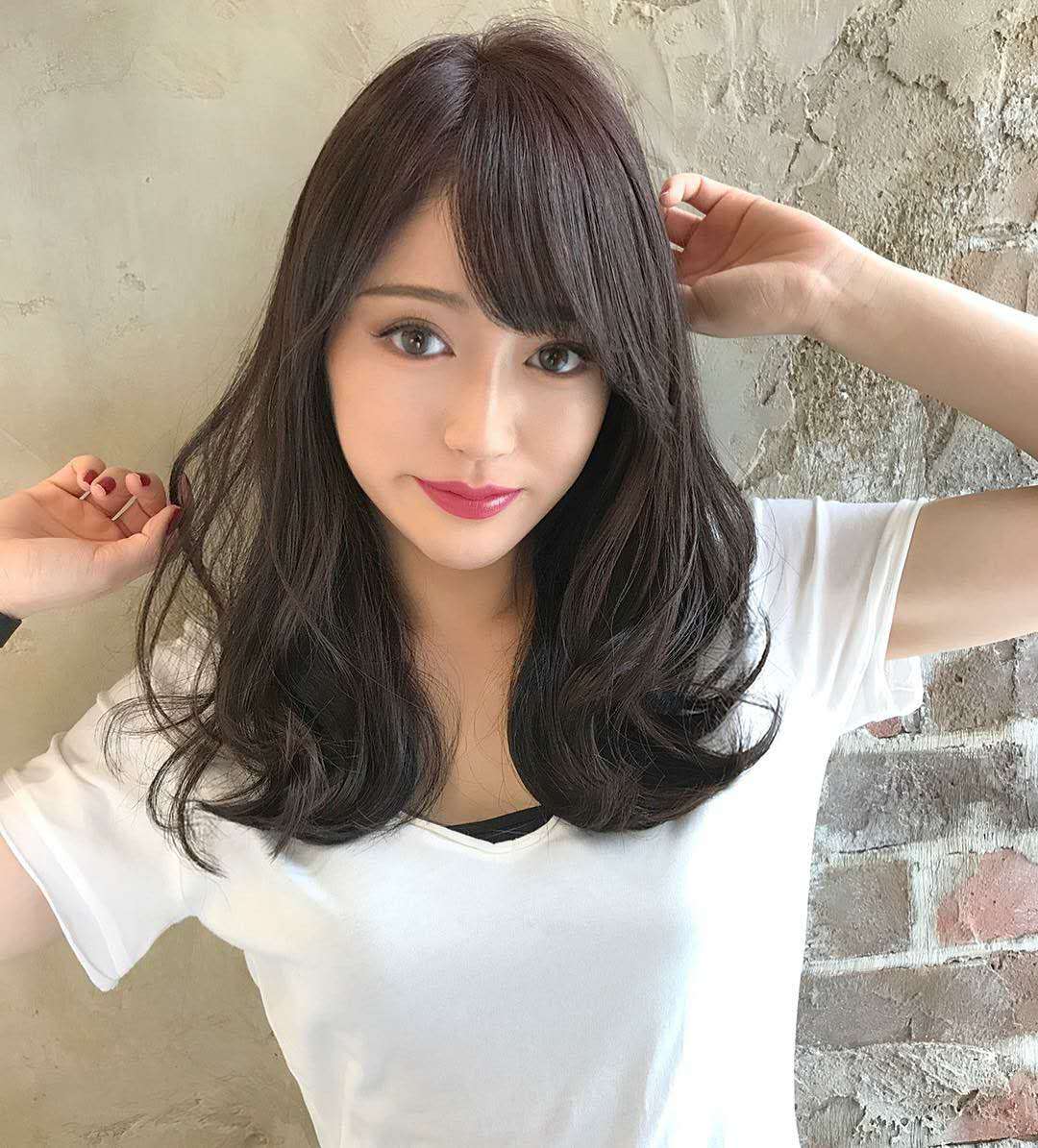 发量多蓬松发质硬适合什么发型,发量多蓬松发质硬适合的发型