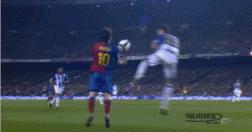 梅西这球绝了原版,梅西变向节奏忽悠了整个后防线