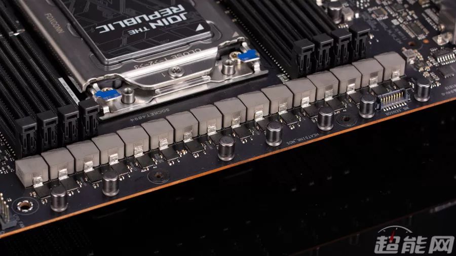 鍗庣rogzenithiiextremealpha,鍗庣rogextreme涓绘澘