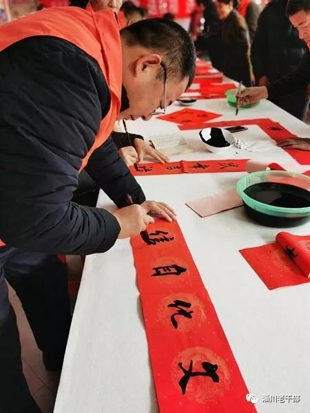 春联宣讲新时代，新风新知入人心