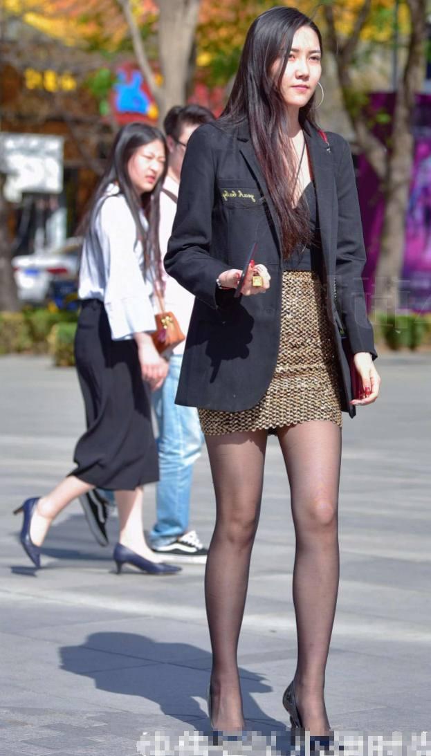 腿弯感觉无力是什么原因造成的,腿型弯是什么造成的