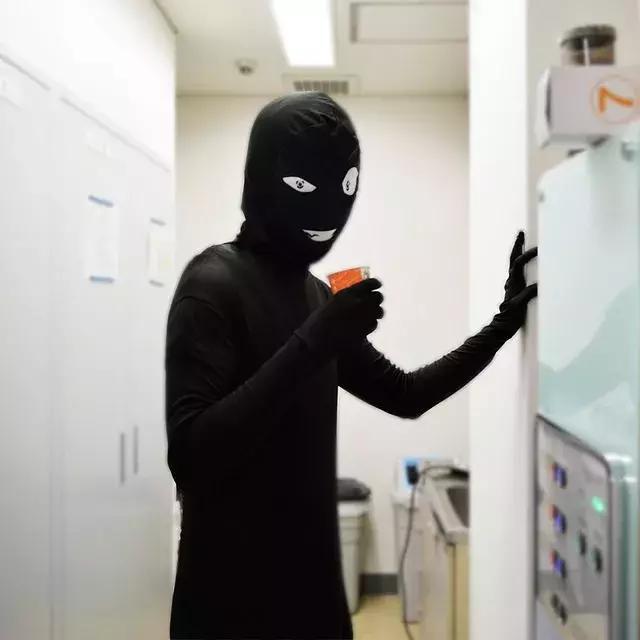 这些沙雕周边，每一样都好变态好想要啊