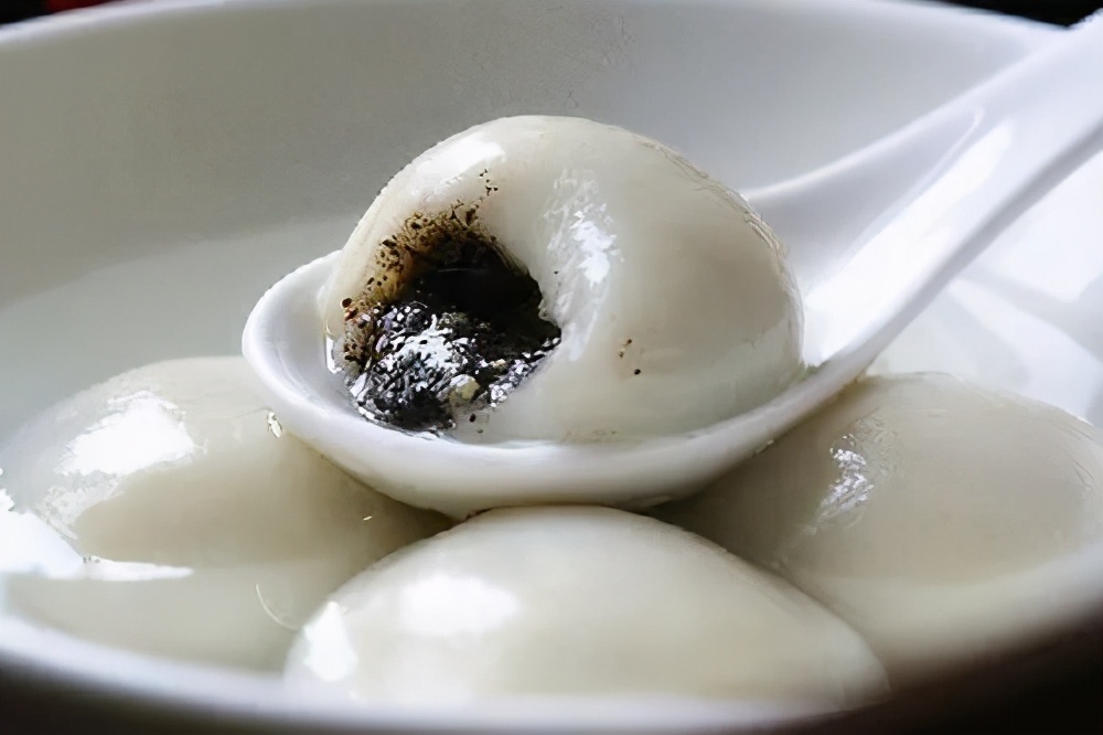 元宵节到了送你一碗最美的汤圆,元宵节软糯香甜的大汤圆