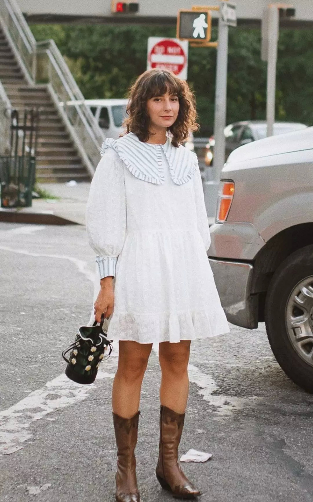 这种靴子长得这么丑又显腿短，可刘雯、泫雅却爱得要死