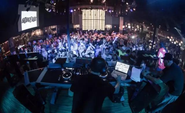 卡尔加里对蒙特利尔,卡尔加里多伦多对比