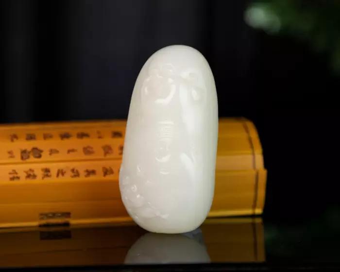 如何区分和田玉山料和籽料,记住这六个鉴别玉的小办法