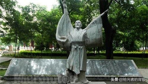 屈原为什么投江而死的故事100字,屈原为什么投江而死动画
