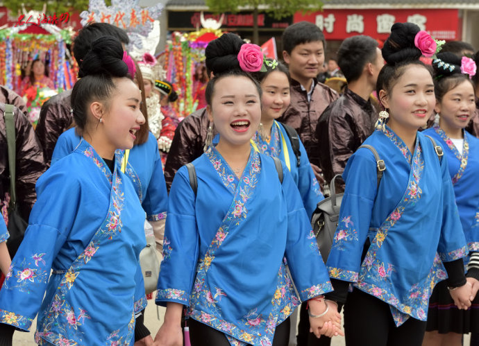 台江苗族姊妹节巡游,台江苗族姊妹节苗族服装