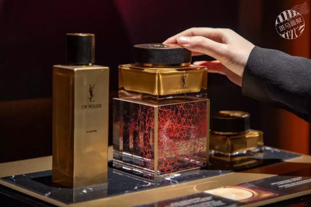 ysl在香港开了家美妆快闪酒店,ysl在上海哪里