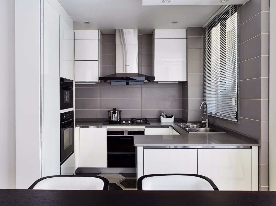 开放式厨房怎样避免油烟往外跑,小户型开放式厨房怎么避免油烟