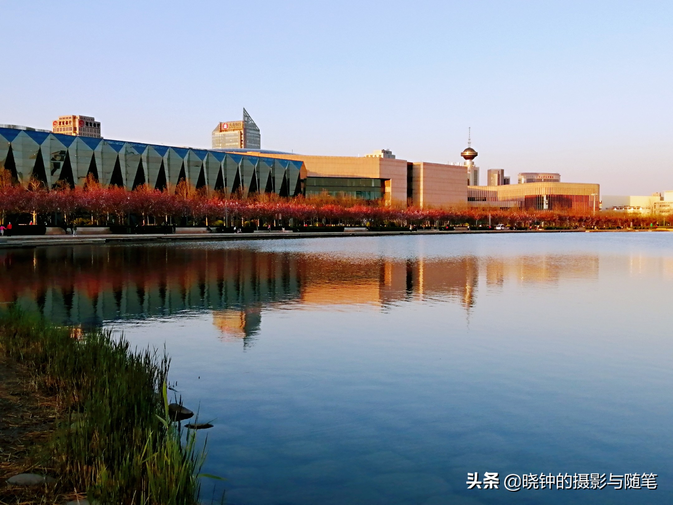 姹紫嫣红的天津文化中心，让人感受到这座城市的文化氛围与格调